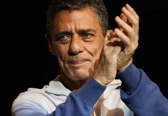 Chico Buarque vence Prêmio Camões de Literatura