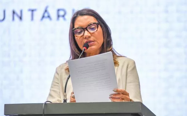 Janja chora ao falar sobre violência contra as mulheres: "Muito difícil para nós"