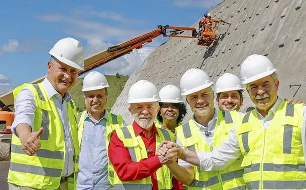 "O BNDES é um centro de excelência", diz Lula