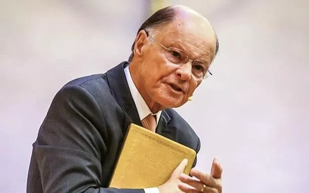 Record e Edir Macedo deram ordem para que a emissora ignorasse a morte do Papa Francisco