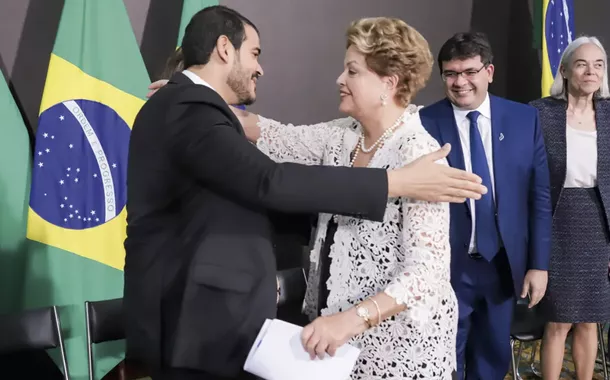 'Dilma é uma guerreira que lutou contra a ditadura', celebra Jorge Messias após anistia para ex-presidente