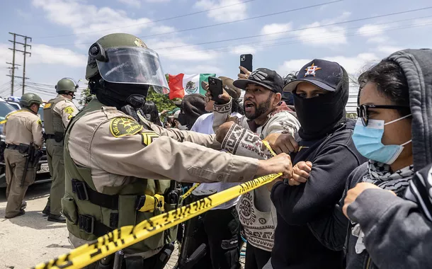 Califórnia resiste a Trump e denuncia intervenção federal como “espetáculo”